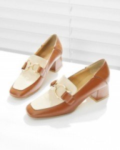 투톤으로 완성된 패셔너블 로퍼