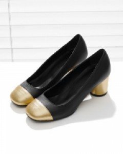 블랙&골드 투톤으로 더욱 고급스러운 펌프스힐