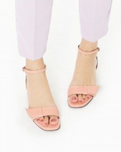 사랑스러운 컬러감 세라 샌들힐