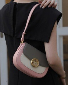 투톤 골드 버클 라운딩 크로스백