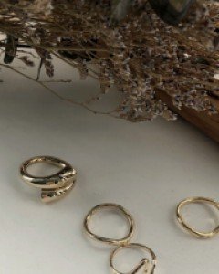 Four curve gold ring set