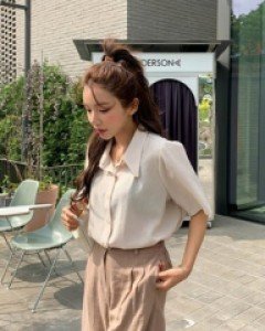 timing short sleeve blouse