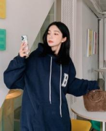 B patch raised hooded tea