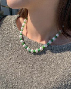 color pearl necklace