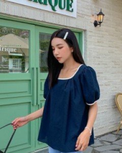 Rune color combination square neck blouse