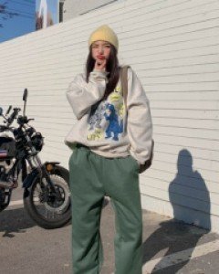 Wear Raised Wide Training Pants