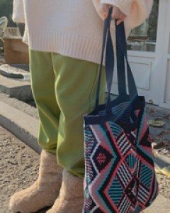 pattern knit bag