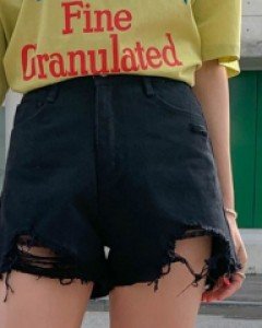 Soy frayed shorts