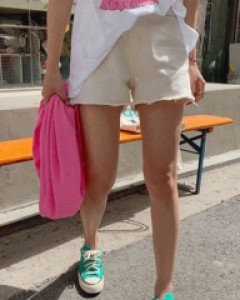 Foreman Cutting Short Pants