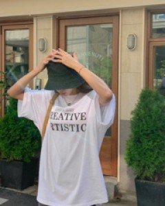 Creative lettering short sleeve tee