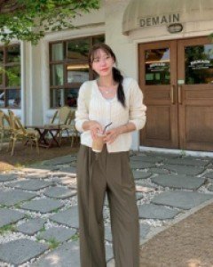 Loading Pintuck Wide Banding Slacks