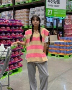 A ribbed boot cut banding pants