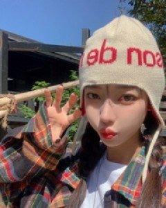 Lesi ear beanie