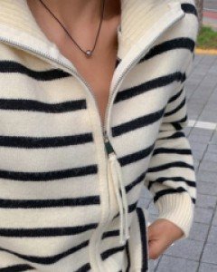 Simple ball strap necklace