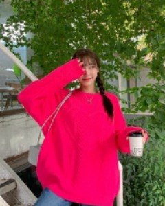 Heart Twist Round Neck Knit