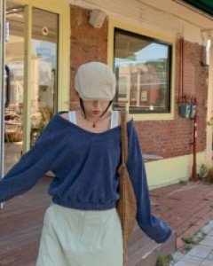 Mood V-neck corduroy sweatshirt