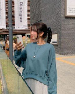 Arthur incision crop sweatshirt