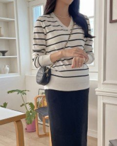 Maternity*Marni V-neck Knit
