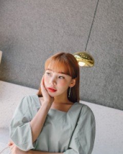 [EVELLET] Livenden Square Neck Blouse