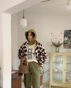 [EVELLET] Lanbelty sheep brushed pintuck jogger pants