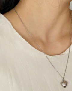 caporil heart necklace