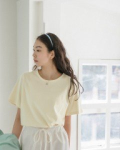 [EVELLET] Envenil Round Short-sleeve T-shirt