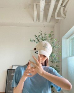 [EVELLET] Tilbern V-Neck Span T-shirt