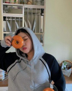 [EVELLET] Oniwall Contrast nagrang Hood Long Dress