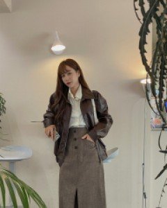 [EVELLET] Delive back banding button pocket skirt
