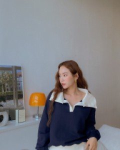 [EVELLET] Ronnie View Contrast Open Collar Sweatshirt