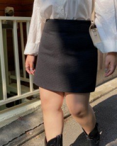 [EVELLET] New Vink Cut Tweed Skirt