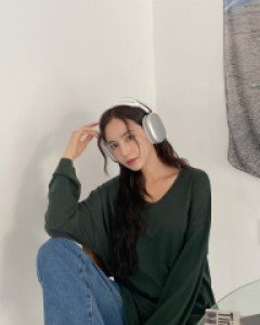 Slappa V-neck Split Long T-shirt