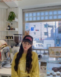 [EVELLET] Tae Liter Graphic Print Slab T-shirt