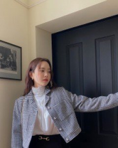 [EVELLET] Hatties Houndstooth Semi Crop Jacket