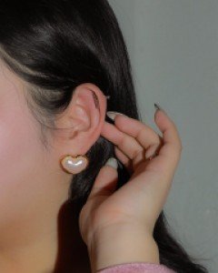 kaliyah heart earring