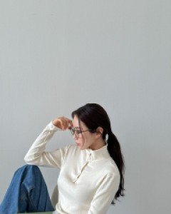 [EVELLET] Kamien Ribbed Button Polar T-shirt