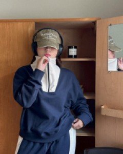 [EVELLET] Mirov Contrast Half Zip Up Sweatshirt