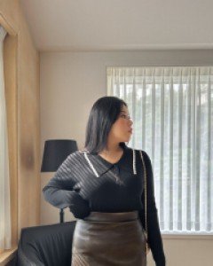 [EVELLET] Endernin Viscose Contrast Collar Knit