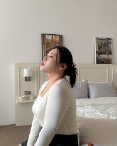 [EVELLET] Netrun U Neck Span T-shirt