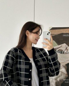 [EVELLET] Chevity Plaid Check Knit Cardigan