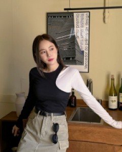 [EVELLET]Riaki Halter neck Contrast T-shirt