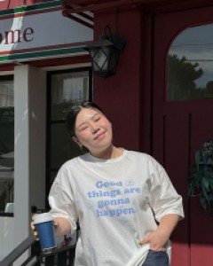 [EVELLET] Prague Graphic Print T-shirt