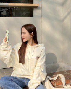 [EVELLET] Erimang Graphic Print Hood Sweatshirt