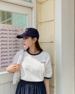 Dariven Graphic Print Contrast T-shirt
