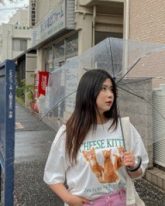[EVELLET] Rovilden Graphic Print Long T-shirt
