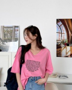 [EVELLET] Lenbadin V-neck Graphic Print Long T-shirt