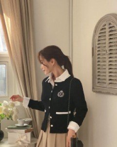 [EVELLET] Lil Pro Contrast Ribbed Embroidery Cardigan