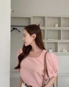 [EVELLET] D.Li Linen Square Neck Puff Blouse