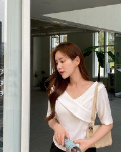 [EVELLET] Arrevin UnbalanceCollared Blouse