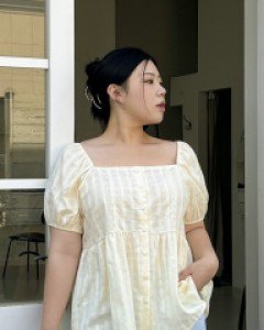 [EVELLET] Toandy Lace Peplum Blouse